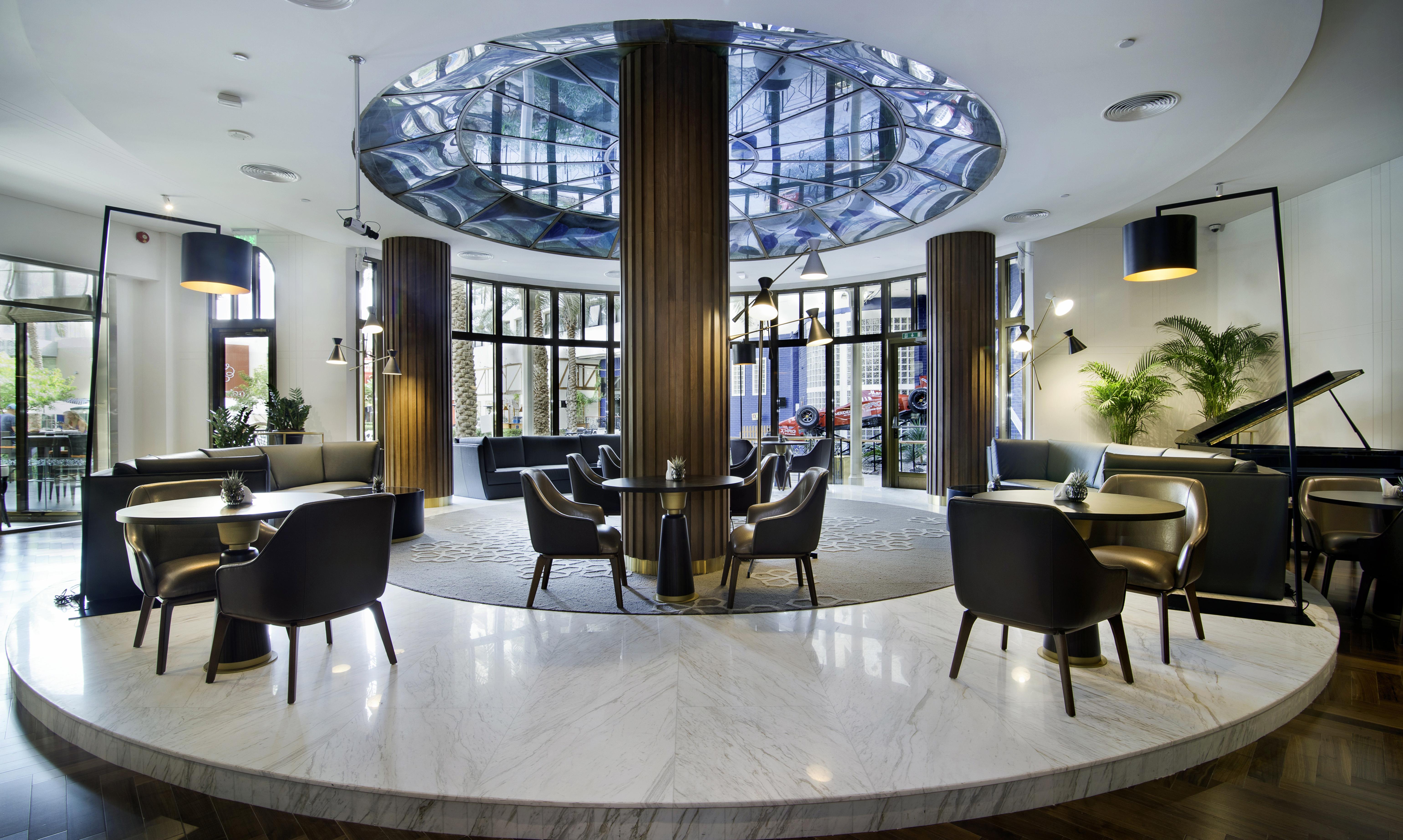 Le Meridien Abu Dhabi Exterior foto The lobby of the hotel