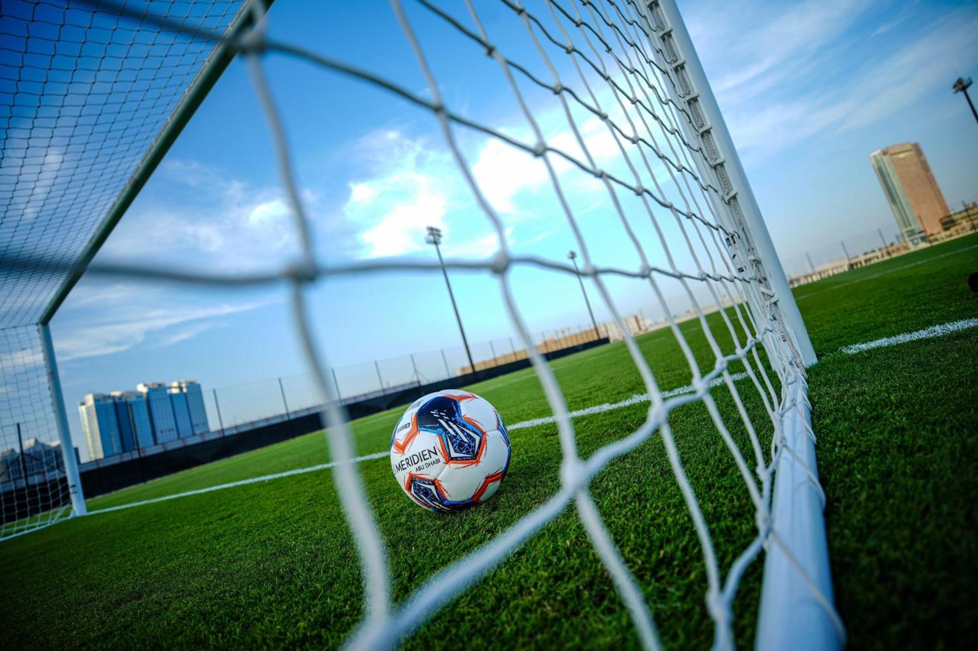 Le Meridien Abu Dhabi Exterior foto Al-Shaab Club Stadium