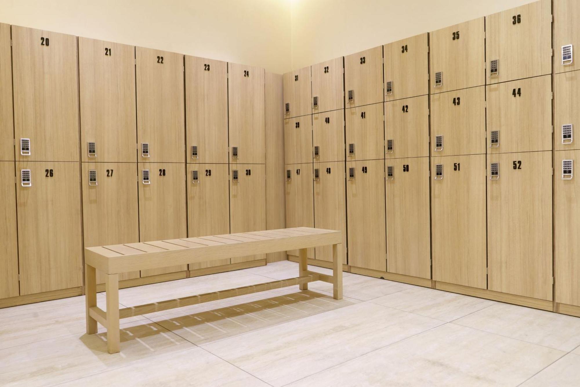 Le Meridien Abu Dhabi Exterior foto A locker room