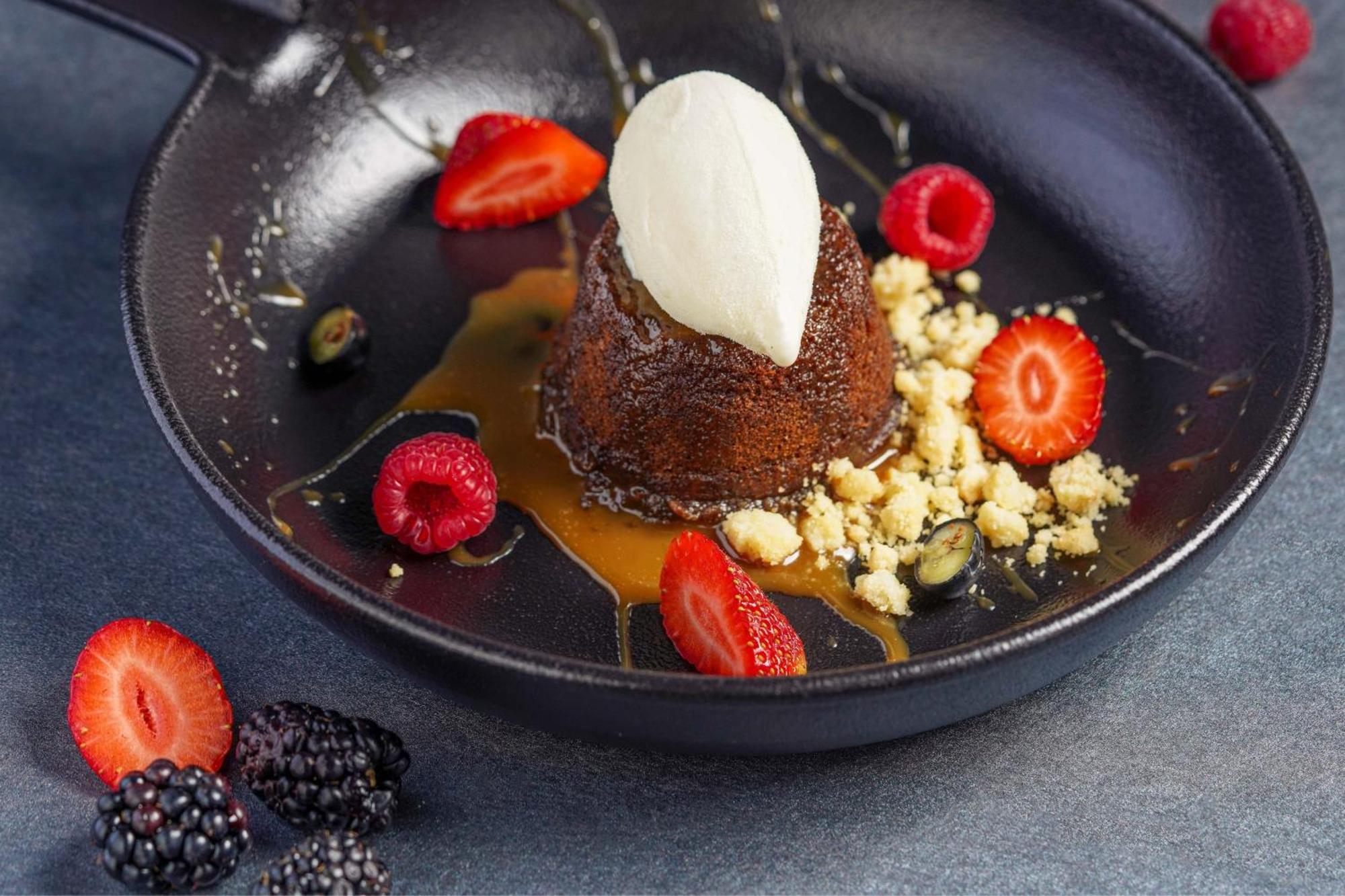 Le Meridien Abu Dhabi Exterior foto A chocolate lava cake