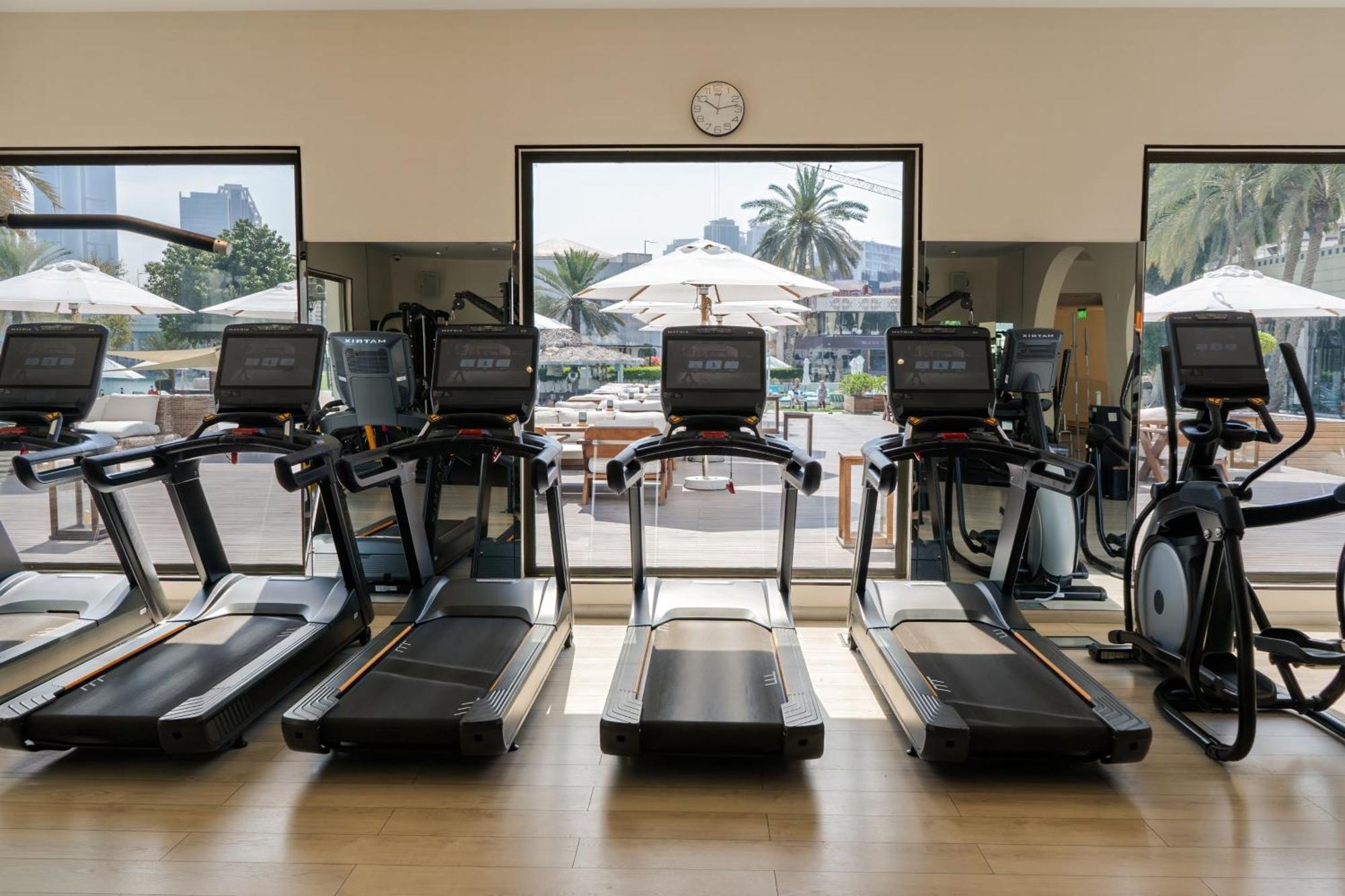 Le Meridien Abu Dhabi Exterior foto The gym at the hotel