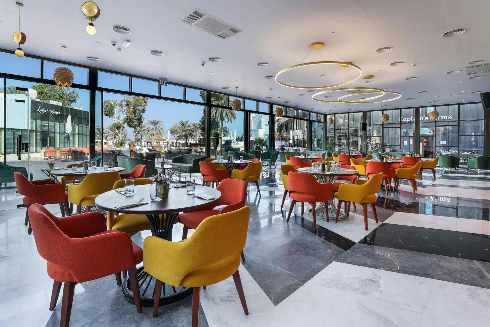 Le Meridien Abu Dhabi Exterior foto The restaurant