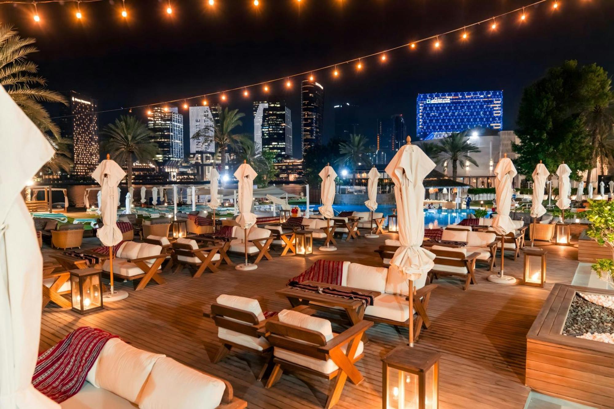 Le Meridien Abu Dhabi Exterior foto The Deck